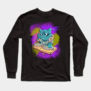 cat on turntables Long Sleeve T-Shirt